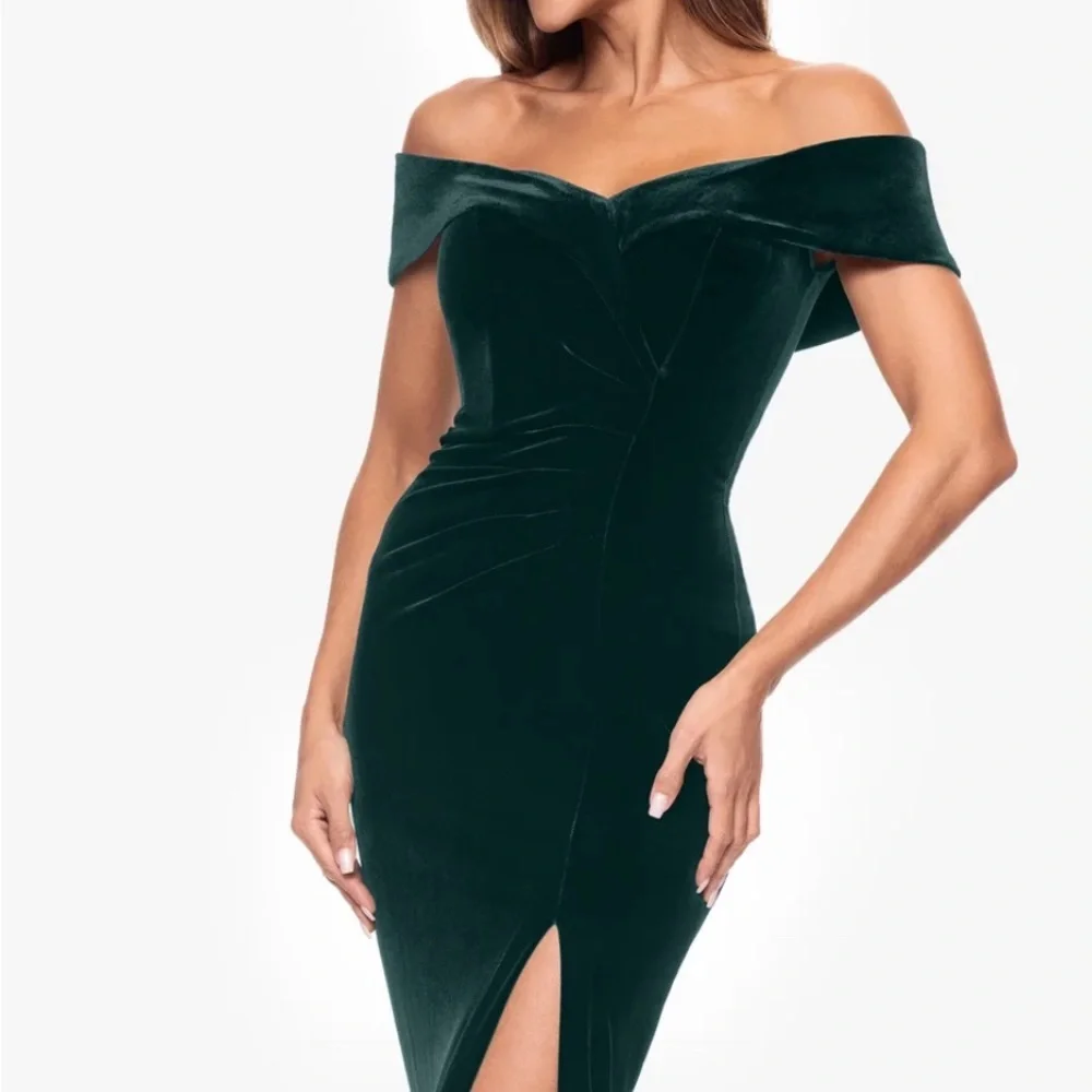 XSCAPE FORMAL DRESS SIZE 12 P CHARMAINE LONG OFF THE SHOULDER VELVET GREEN GOWN - Picture 8 of 8